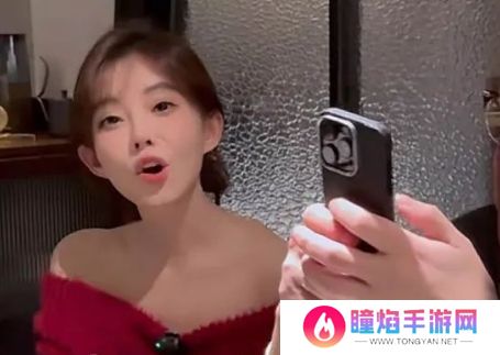 冯提莫接受老白采访，自曝详细身高，称自己换了头，网友：太敢说了